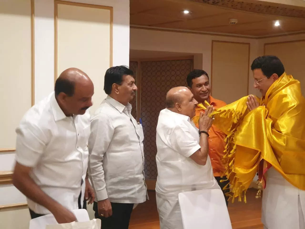 ಬೈಂದೂರಿನ ಬಿಜೆಪಿ ಮಾಜಿ ಶಾಸಕ ಸುಕುಮಾರ ಶೆಟ್ಟಿ ಇಂದು ಕಾಂಗ್ರೆಸ್ ಸೇರ್ಪಡೆ ಬೈಂದೂರಿನ ಬಿಜೆಪಿ ಮಾಜಿ ಶಾಸಕ ಸುಕುಮಾರ ಶೆಟ್ಟಿ ಇಂದು ಕಾಂಗ್ರೆಸ್ ಸೇರ್ಪಡೆ