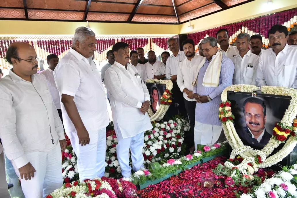 ಆರ್. ಧ್ರುವನಾರಾಯಣ್ ಅವರು ಜನಪರ ರಾಜಕಾರಣದ ಮಾದರಿ ಜನನಾಯಕ: ಸಿ.ಎಂ.ಸಿದ್ದರಾಮಯ್ಯ ಆರ್. ಧ್ರುವನಾರಾಯಣ್ ಅವರು ಜನಪರ ರಾಜಕಾರಣದ ಮಾದರಿ ಜನನಾಯಕ: ಸಿ.ಎಂ.ಸಿದ್ದರಾಮಯ್ಯ