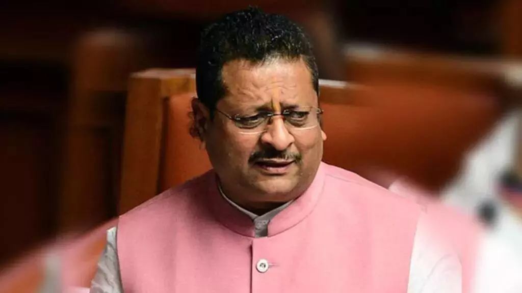 ಯಡಿಯೂರಪ್ಪ ಲಿಂಗಾಯತ ಅಲ್ಲ, ಅಪ್ಪ, ಮಕ್ಕಳ ಬಂಡವಾಳ ಹೊರಹಾಕುವೆ: ಶಾಸಕ ಯತ್ನಾಳ್