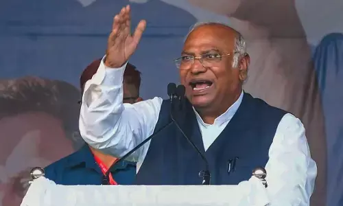 ಅನಂತ್ ಕುಮಾರ್ ಹೆಗಡೆಯನ್ನು ಪಕ್ಷದಿಂದ ಉಚ್ಚಾಟಿಸಿ: ಮೋದಿಗೆ ಖರ್ಗೆ ಸವಾಲು