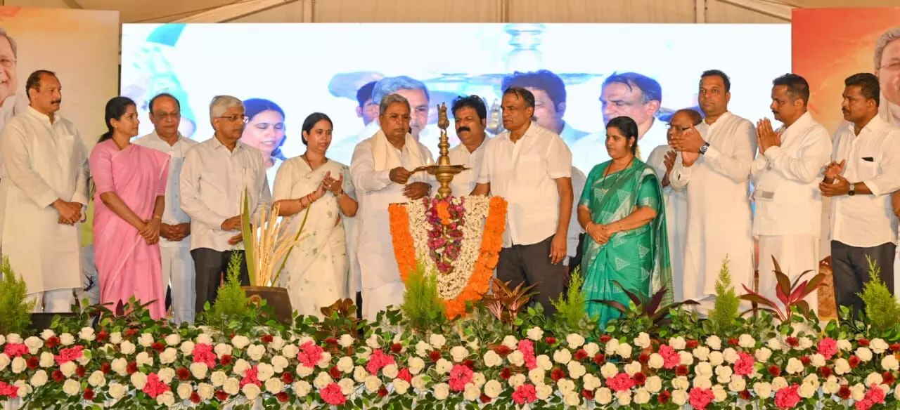 ಸಂವಿಧಾನ ಬದಲಿಸುವ ಬಿಜೆಪಿಯ ಹುನ್ನಾರ ವಿಫಲಗೊಳಿಸಿ: ಸಿದ್ದರಾಮಯ್ಯ ಕರೆ ಸಂವಿಧಾನ ಬದಲಿಸುವ ಬಿಜೆಪಿಯ ಹುನ್ನಾರ ವಿಫಲಗೊಳಿಸಿ: ಸಿದ್ದರಾಮಯ್ಯ ಕರೆ