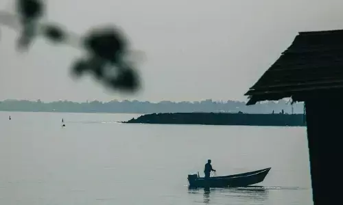 ದೋಣಿ ಮುಳುಗಿ 12 ಪಾಕಿಸ್ತಾನಿ ಮೀನುಗಾರರ ಸಾವು