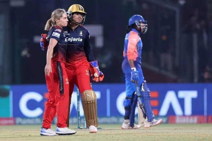 WPL | ಮುಂಬೈ ಸೋಲಿಸಿ ಆರ್ ಸಿ ಬಿ ಫೈನಲ್ ಗೆ