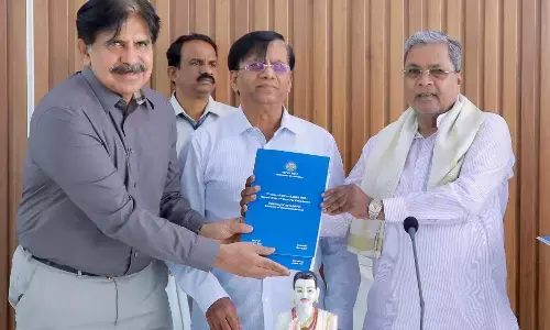 ಏಳನೇ ವೇತನ ಆಯೋಗ ವರದಿ ಸಲ್ಲಿಕೆ: ಶೇ.27.5ರಷ್ಟು ಹೆಚ್ಚಳಕ್ಕೆ ಶಿಫಾರಸು