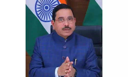 ಈಶ್ವರಪ್ಪ ಹಿರಿಯ ನಾಯಕರು, ಮನವೊಲಿಸುವ ವಿಶ್ವಾಸವಿದೆ: ಸಚಿವ ಪ್ರಹ್ಲಾದ್ ಜೋಶಿ