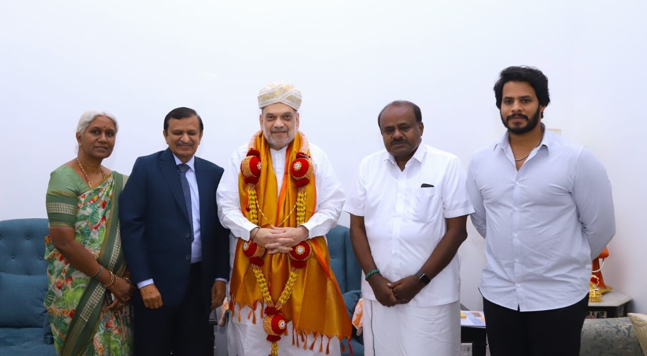 ಕೇಂದ್ರ ಗೃಹ ಸಚಿವ ಅಮಿತ್ ಶಾ ಭೇಟಿ ಮಾಡಿದ ಮಾಜಿ ಸಿಎಂ ಎಚ್.ಡಿ ಕುಮಾರಸ್ವಾಮಿ
