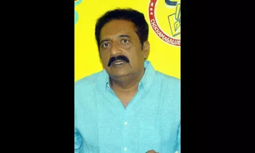 ದೇಶ ಆಳುತ್ತಿರುವ ಸರಕಾರವು ಪ್ರಶ್ನಿಸುವವರಿಗೆ ದೇಶದ್ರೋಹಿಯ ಹಣೆಪಟ್ಟಿ ಕಟ್ಟುತ್ತಿದೆ : ನಟ ಪ್ರಕಾಶ್ ರಾಜ್