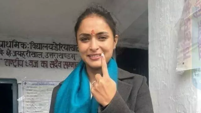 ಈಡಿ ಸಮನ್ಸ್ ಜಾರಿಗೊಳಿಸಿದ ತಿಂಗಳ ನಂತರ ಕಾಂಗ್ರೆಸ್ ತೊರೆದ ರೂಪದರ್ಶಿ, ರಾಜಕಾರಣಿ ಅನುಕೃತಿ ಗುಸೈನ್