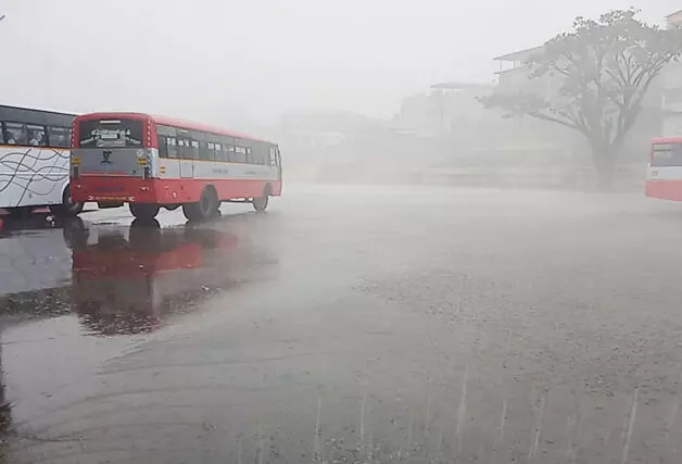 ರಾಜ್ಯದ 12 ಜಿಲ್ಲೆಗಳಲ್ಲಿ ಮಳೆಯಾಗುವ ಸಾಧ್ಯತೆ ರಾಜ್ಯದ 12 ಜಿಲ್ಲೆಗಳಲ್ಲಿ ಮಳೆಯಾಗುವ ಸಾಧ್ಯತೆ