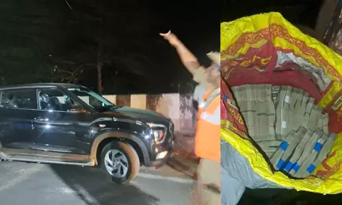 ಮಂಡ್ಯ: ದಾಖಲೆಯಿಲ್ಲದೆ ಸಾಗಿಸುತ್ತಿದ್ದ 1 ಕೋಟಿ ರೂ. ಜಪ್ತಿ