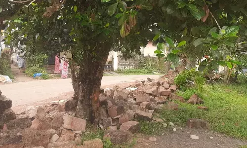 ಪಂಜಿಮೊಗರು | ಸರ್ಕಾರಿ ಶಾಲೆ ಆವರಣ ಗೋಡೆ ಕಾಮಗಾರಿಗೆ ತಡೆ; ಮಾಜಿ ಕಾರ್ಪೊರೇಟರ್   ರಾಜಕೀಯ ಪಿತೂರಿ ಕಾರಣ: ಅನಿಲ್ ಕುಮಾರ್