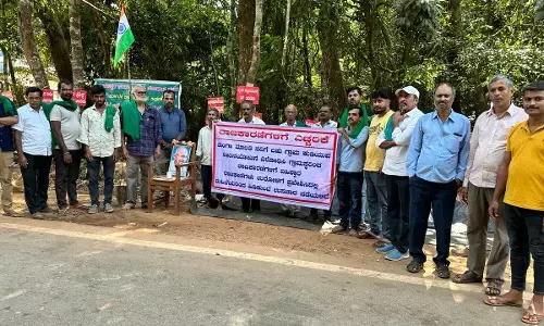 ತೀರ್ಥಹಳ್ಳಿ | ಹೆಗ್ಗೋಡು ಗ್ರಾಮಸ್ಥರಿಂದ ಚುನಾವಣೆ ಬಹಿಷ್ಕಾರ : ಗ್ರಾಮ ಪ್ರವೇಶಿಸದಂತೆ ರಾಜಕಾರಣಿಗಳಿಗೆ ಎಚ್ಚರಿಕೆ