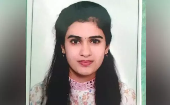 ಮಂಡ್ಯ | ವರದಕ್ಷಿಣೆ ಕಿರುಕುಳ ಆರೋಪ: ಗೃಹಿಣಿ ಆತ್ಮಹತ್ಯೆ ಮಂಡ್ಯ | ವರದಕ್ಷಿಣೆ ಕಿರುಕುಳ ಆರೋಪ: ಗೃಹಿಣಿ ಆತ್ಮಹತ್ಯೆ