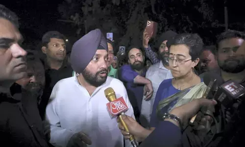 ಕೇಜ್ರಿವಾಲ್ ಬಂಧನದ ವಿರುದ್ಧ ಪ್ರತಿಭಟನೆ: ಅತಿಶಿ, ಸೌರಭ್ ಭಾರದ್ವಾಜ್ ಪೊಲೀಸ್ ವಶಕ್ಕೆ