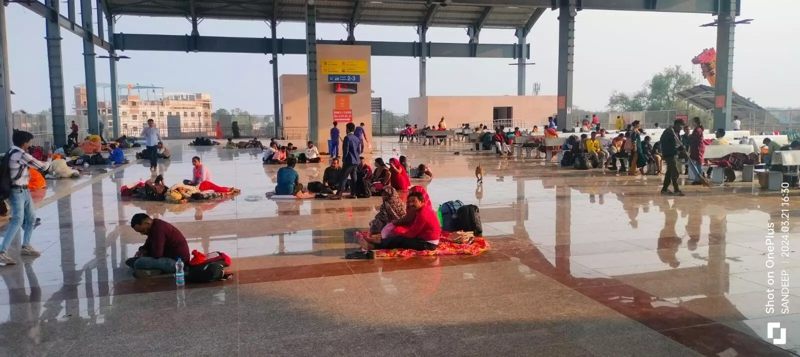 ಅಯೋಧ್ಯೆ ರೈಲ್ವೆ ನಿಲ್ದಾಣದ ಕಳಪೆ ನಿರ್ವಹಣೆ; ಗುತ್ತಿಗೆದಾರನಿಗೆ ದಂಡ : ವೀಡಿಯೊ ವೈರಲ್