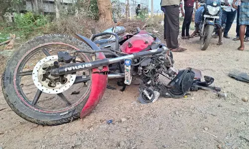 ಚಿಕ್ಕಮಗಳೂರು: ಲಾರಿ-ಬೈಕ್ ಢಿಕ್ಕಿ; ಮಹಿಳೆ ಮೃತ್ಯು