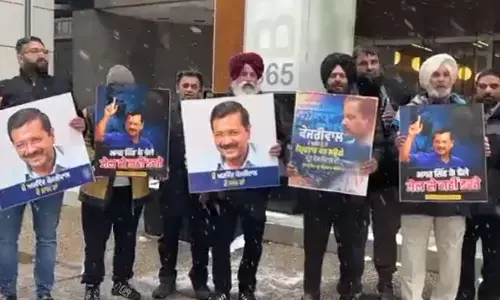 ಕೆನಡಾ : ಕೇಜ್ರಿವಾಲ್ ಬಂಧನ ವಿರೋಧಿಸಿ ಭಾರತೀಯ ಕಾನ್ಸುಲೇಟ್ ಎದುರು ಪ್ರತಿಭಟನೆ