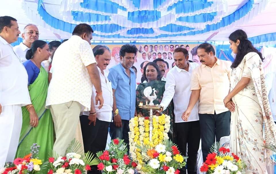 ಶಿವಮೊಗ್ಗದಲ್ಲಿ ಕಾಂಗ್ರೆಸ್ ಅಭ್ಯರ್ಥಿ ಗೀತಾ ಶಿವರಾಜ್ ಕುಮಾರ್‌ರಿಂದ ಭರ್ಜರಿ ಪ್ರಚಾರ