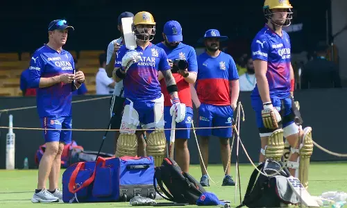 PHOTOS | ಚಿನ್ನಸ್ವಾಮಿ ಸ್ಟೇಡಿಯಂನಲ್ಲಿ ಅಭ್ಯಾಸ ನಡೆಸಿದ ಆರ್‌ಸಿಬಿ