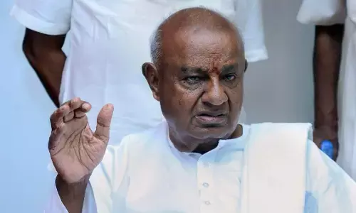 ಉಚಿತ ಕೊಡುಗೆಗಳ ಹುನ್ನಾರ: ಸಂಸದ ಡಿ.ಕೆ.ಸುರೇಶ್ ವಿರುದ್ಧ ದೇವೇಗೌಡರ ದೂರು