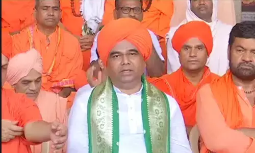 ಧಾರವಾಡ ಲೋಕಸಭಾ ಕ್ಷೇತ್ರದಿಂದ ಪ್ರಹ್ಲಾದ್ ಜೋಶಿ ಅವರನ್ನು ಬದಲಿಸಲು ಬಿಜೆಪಿಗೆ ಮಠಾಧೀಶರ ಒತ್ತಾಯ