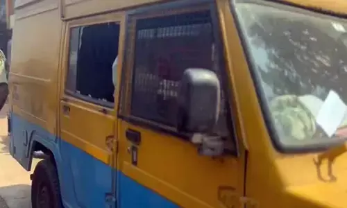 ಕಾಸರಗೋಡು: ಎಟಿಎಂಗೆ ಹಣ ತುಂಬಿಸಲು ಬಂದಿದ್ದ ವಾಹನದಿಂದ 50 ಲಕ್ಷ ರೂ. ದರೋಡೆ