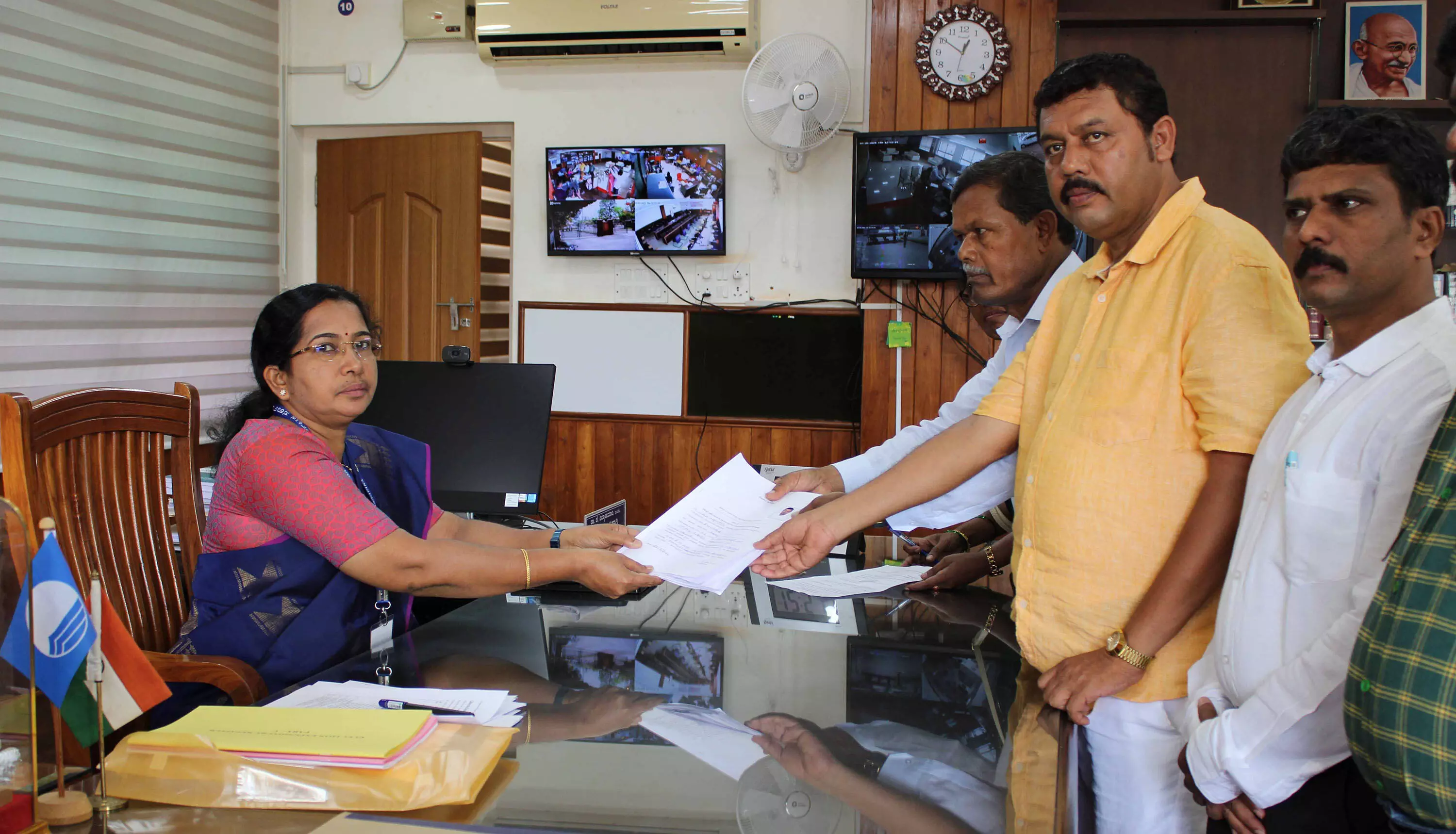 ಲೋಕಸಭಾ ಚುನಾವಣೆ: ಉಡುಪಿ ಜಿಲ್ಲೆಯಲ್ಲಿ ಮೊದಲ ದಿನ 1 ನಾಮಪತ್ರ ಲೋಕಸಭಾ ಚುನಾವಣೆ: ಉಡುಪಿ ಜಿಲ್ಲೆಯಲ್ಲಿ ಮೊದಲ ದಿನ 1 ನಾಮಪತ್ರ