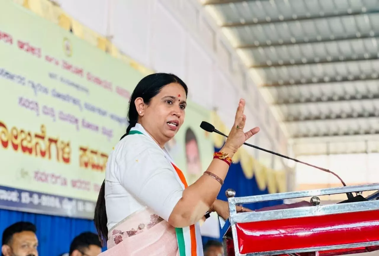 ಮಾದರಿ ನೀತಿ ಸಂಹಿತೆ ಉಲ್ಲಂಘನೆ ಆರೋಪ: ಲಕ್ಷ್ಮೀ ಹೆಬ್ಬಾಳ್ಕರ್ ವಿರುದ್ಧ ಕ್ರಿಮಿನಲ್ ಕೇಸ್ ದಾಖಲಿಸಲು ಆದೇಶ