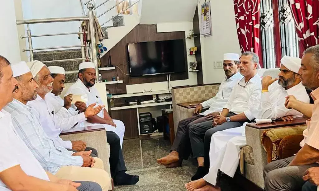 ತುಮಕೂರಿನಲ್ಲಿ ಮೂವರ ಕೊಲೆ ಪ್ರಕರಣ: ಕುಟುಂಬಸ್ಥರನ್ನು ಭೇಟಿ ಮಾಡಿದ ವಕ್ಫ್ ಸಲಹಾ ಸಮಿತಿ