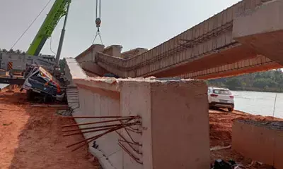 ಕುಮಟಾ: ನಿರ್ಮಾಣ ಹಂತದಲ್ಲಿದ್ದ ಸೇತುವೆ ಕುಸಿತ; ಏಳು ಕೋಟಿ ರೂ. ಗೂ ಅಧಿಕ ನಷ್ಟ