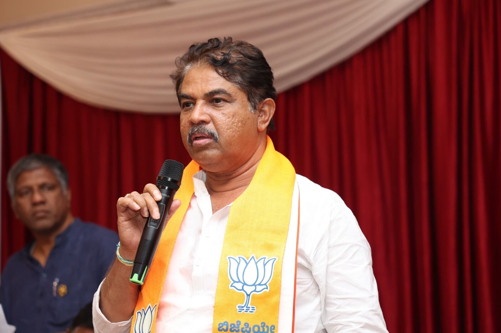 ಯತೀಂದ್ರ ಸಿದ್ದರಾಮಯ್ಯ ವಿರುದ್ಧ ಚುನಾವಣಾ ಆಯೋಗಕ್ಕೆ ದೂರು ನೀಡಲಾಗುವುದು: ಆರ್‌.ಅಶೋಕ್