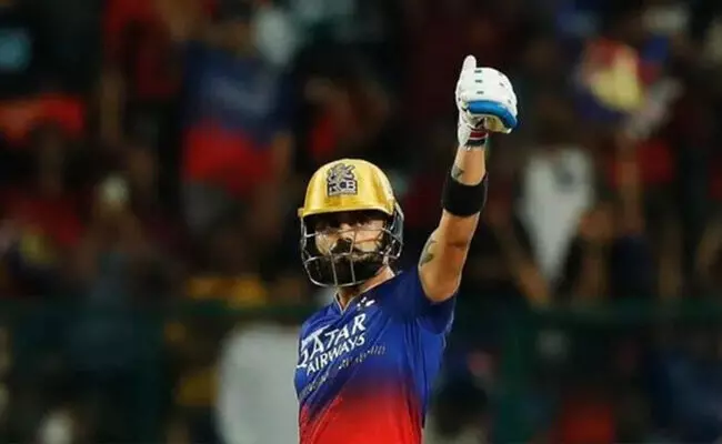 ಆರ್‌ಸಿಬಿ ಪರ ಗರಿಷ್ಠ ಸಿಕ್ಸರ್: ಗೇಲ್ ದಾಖಲೆ ಮುರಿದ ವಿರಾಟ್ ಕೊಹ್ಲಿ‌