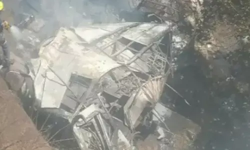 ದಕ್ಷಿಣ ಆಫ್ರಿಕಾದಲ್ಲಿ ಭೀಕರ ಬಸ್ ಅಪಘಾತ: ಕನಿಷ್ಟ 45 ಮಂದಿ ಸಾವು