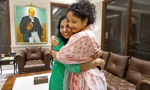 ಸುನೀತಾ ಕೇಜ್ರಿವಾಲ್ ಭೇಟಿ ಮಾಡಿದ ಜಾರ್ಖಂಡ್ ಮಾಜಿ ಸಿಎಂ ಹೇಮಂತ್ ಸೊರೇನ್ ಅವರ ಪತ್ನಿ ಕಲ್ಪನಾ