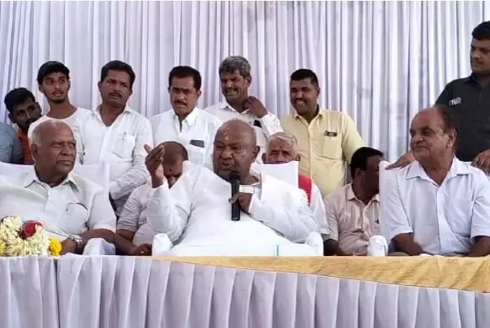 ನಾನಿನ್ನೂ ಬದುಕಿದ್ದೇನೆ, ಜೆಡಿಎಸ್ ಮುಗಿಸುವುದು ಅಷ್ಟು ಸುಲಭವಲ್ಲ: ಎಚ್.ಡಿ. ದೇವೇಗೌಡ ನಾನಿನ್ನೂ ಬದುಕಿದ್ದೇನೆ, ಜೆಡಿಎಸ್ ಮುಗಿಸುವುದು ಅಷ್ಟು ಸುಲಭವಲ್ಲ: ಎಚ್.ಡಿ. ದೇವೇಗೌಡ