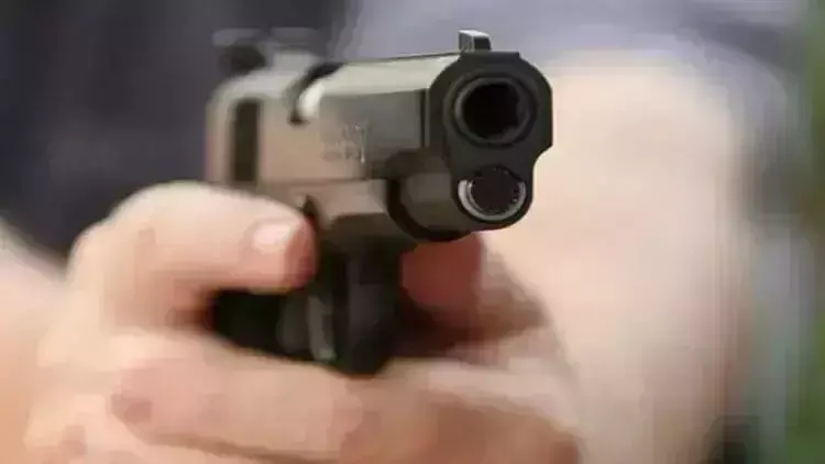 ಅಮೆರಿಕದಲ್ಲಿ ಶೂಟೌಟ್ | ಒಬ್ಬ ಮೃತ್ಯು ; 4 ಮಂದಿಗೆ ಗಾಯ ಅಮೆರಿಕದಲ್ಲಿ ಶೂಟೌಟ್ | ಒಬ್ಬ ಮೃತ್ಯು ; 4 ಮಂದಿಗೆ ಗಾಯ