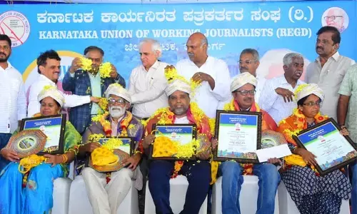 ವಾರ್ತಾಭಾರತಿಯ ಬಿ.ಎಂ.ಬಶೀರ್ ಗೆ ಅಂಬೇಡ್ಕರ್ ಪ್ರಶಸ್ತಿ, ಸನತ್ ಬೆಳಗಲಿಗೆ ಕಲಬುರ್ಗಿ ಪ್ರಶಸ್ತಿ ಪ್ರದಾನ