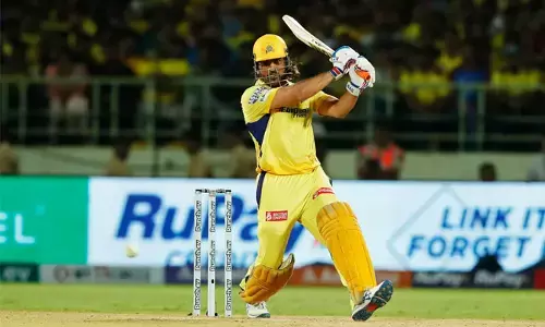 ಧೋನಿ ಮೊಣಕಾಲು ನೋವಿನಲ್ಲೂ ಐಪಿಎಲ್ ಆಡುತ್ತಿದ್ದಾರೆಯೇ?