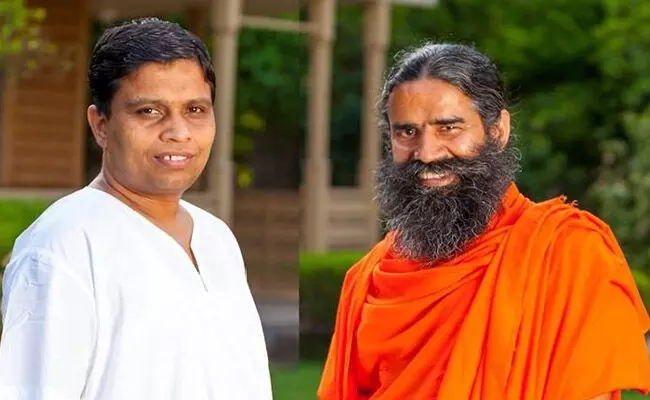 ದಾರಿತಪ್ಪಿಸುವ ಜಾಹೀರಾತು ಪ್ರಕರಣ: ಸರಿಯಾದ ಅಫಿಡವಿಟ್ ಸಲ್ಲಿಸದೇ ಇರುವುದಕ್ಕೆ ರಾಮದೇವ್, ಆಚಾರ್ಯ ಬಾಲಕೃಷ್ಣಗೆ ಮತ್ತೆ ಸುಪ್ರೀಂ ತರಾಟೆ ದಾರಿತಪ್ಪಿಸುವ ಜಾಹೀರಾತು ಪ್ರಕರಣ: ಸರಿಯಾದ ಅಫಿಡವಿಟ್ ಸಲ್ಲಿಸದೇ ಇರುವುದಕ್ಕೆ ರಾಮದೇವ್, ಆಚಾರ್ಯ ಬಾಲಕೃಷ್ಣಗೆ ಮತ್ತೆ ಸುಪ್ರೀಂ ತರಾಟೆ