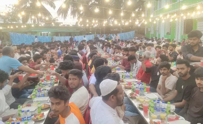 ವಳಚ್ಚಿಲ್: ಶ್ರೀನಿವಾಸ್ ಕಾಲೇಜು ವಿದ್ಯಾರ್ಥಿಗಳಿಂದ ಇಫ್ತಾರ್ ಮೀಟ್