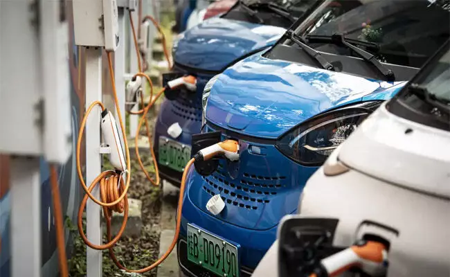 ಚೀನಾ ಸಹಿತ ಯಾವುದೇ ದೇಶದಿಂದ ಆಮದಿಗೆ ಅನುಮತಿಸಲಿರುವ ಭಾರತದ ಹೊಸ ಇವಿ ನೀತಿ ಚೀನಾ ಸಹಿತ ಯಾವುದೇ ದೇಶದಿಂದ ಆಮದಿಗೆ ಅನುಮತಿಸಲಿರುವ ಭಾರತದ ಹೊಸ ಇವಿ ನೀತಿ