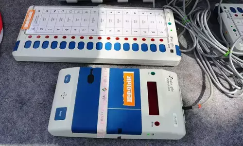 ಇವಿಎಮ್‌ಗಳ ನೂತನ ವಿನ್ಯಾಸವನ್ನು ಪ್ರಶ್ನಿಸಿ ಮದ್ರಾಸ್ ಹೈಕೋರ್ಟ್ ಮೆಟ್ಟಿಲೇರಿದ ಡಿಎಂಕೆ