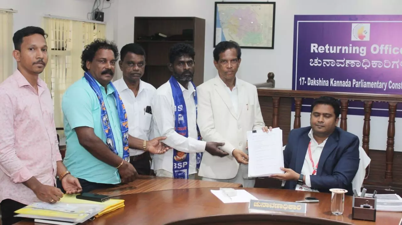 ಲೋಕಸಭಾ ಚುನಾವಣೆ: ನಾಮಪತ್ರ ಸಲ್ಲಿಸಿದ ದ.ಕ ಕ್ಷೇತ್ರದ ಇಬ್ಬರು ಅಭ್ಯರ್ಥಿಗಳು ಲೋಕಸಭಾ ಚುನಾವಣೆ: ನಾಮಪತ್ರ ಸಲ್ಲಿಸಿದ ದ.ಕ ಕ್ಷೇತ್ರದ ಇಬ್ಬರು ಅಭ್ಯರ್ಥಿಗಳು