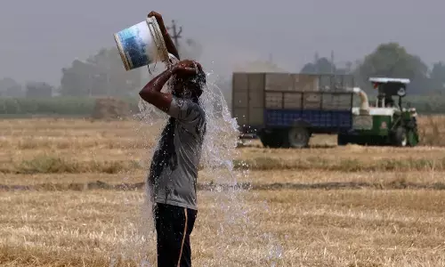 ಬಿಸಿಲ ಝಳಕ್ಕೆ ರಾಜ್ಯದ ಜನತೆ, ಕೂಲಿ ಕಾರ್ಮಿಕರು ಹೈರಾಣು