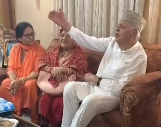 ರಾಮ ಭಜನೆ ಹಾಡಿದ ಫಾರೂಖ್ ಅಬ್ದುಲ್ಲಾ: ವೀಡಿಯೊ ವೈರಲ್ ರಾಮ ಭಜನೆ ಹಾಡಿದ ಫಾರೂಖ್ ಅಬ್ದುಲ್ಲಾ: ವೀಡಿಯೊ ವೈರಲ್