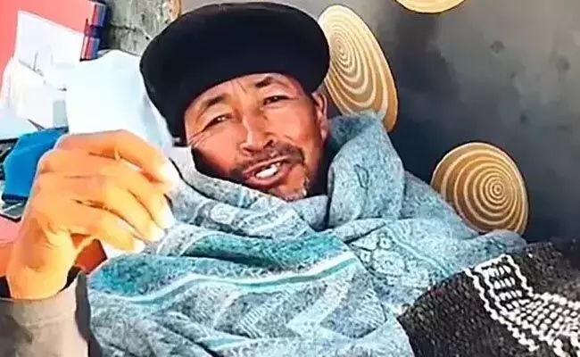 ಬೆಂಗಳೂರು | ಸೋನಮ್ ವಾಂಗ್ಚುಕ್ಗೆ ಬೆಂಬಲಿಸಿ ಫ್ರೀಡಂ ಪಾರ್ಕ್ನಲ್ಲಿ ಪ್ರತಿಭಟನೆ ಬೆಂಗಳೂರು | ಸೋನಮ್ ವಾಂಗ್ಚುಕ್ಗೆ ಬೆಂಬಲಿಸಿ ಫ್ರೀಡಂ ಪಾರ್ಕ್ನಲ್ಲಿ ಪ್ರತಿಭಟನೆ