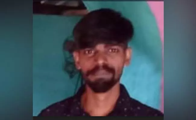 ಹಾಸನ | ಕರಿಮೆಣಸು ಕೊಯ್ಲಿನ ವೇಳೆ ಹೈಟೆನ್ಷನ್ ತಂತಿಗೆ ತಗುಲಿದ ಅಲ್ಯೂಮಿನಿಯಂ ಏಣಿ ; ಮಂಗಳೂರು ಮೂಲದ ಕಾರ್ಮಿಕ ಮೃತ್ಯು