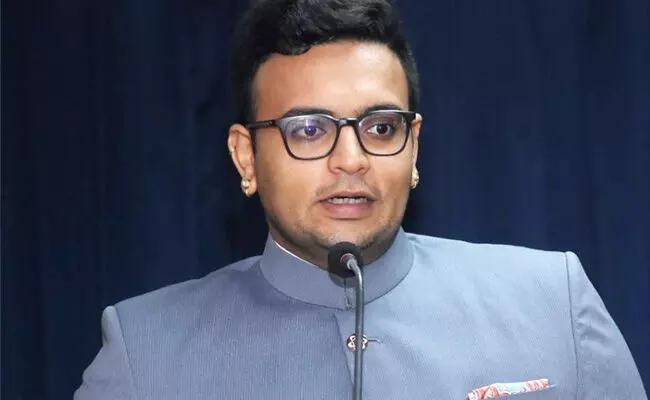 ಮೈಸೂರಿನಲ್ಲಿ ಯದುವೀರ್ ಗೆ ಯಾರು ಮಾದರಿ? ಮೈಸೂರಿನಲ್ಲಿ ಯದುವೀರ್ ಗೆ ಯಾರು ಮಾದರಿ?