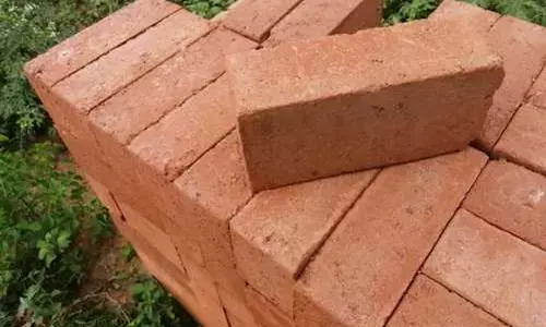 ಸಕಲೇಶಪುರದ ಮಣ್ಣಿನ ಇಟ್ಟಿಗೆಗೆ ಭಾರೀ ಬೇಡಿಕೆ