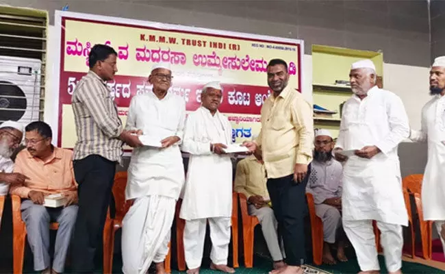 ವಿಜಯಪುರ: ಉಮ್ಮೆ ಸುಲೇಮ್ ಮಸ್ಜಿದ್, ಮದ್ರಸಾ ವತಿಯಿಂದ ಸೌಹಾರ್ದ ಇಫ್ತಾರ್ ಕೂಟ